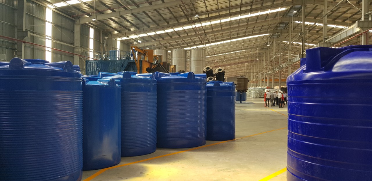 Hình ảnh bồn nhựa đựng hóa chất Đại Thành chính hãng tại nhà máy Long An